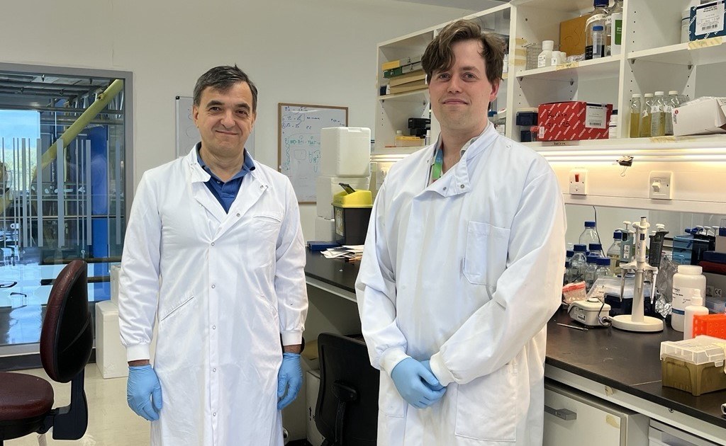 L-R Professor Xavier Donadeu and Dr Tom Thrower