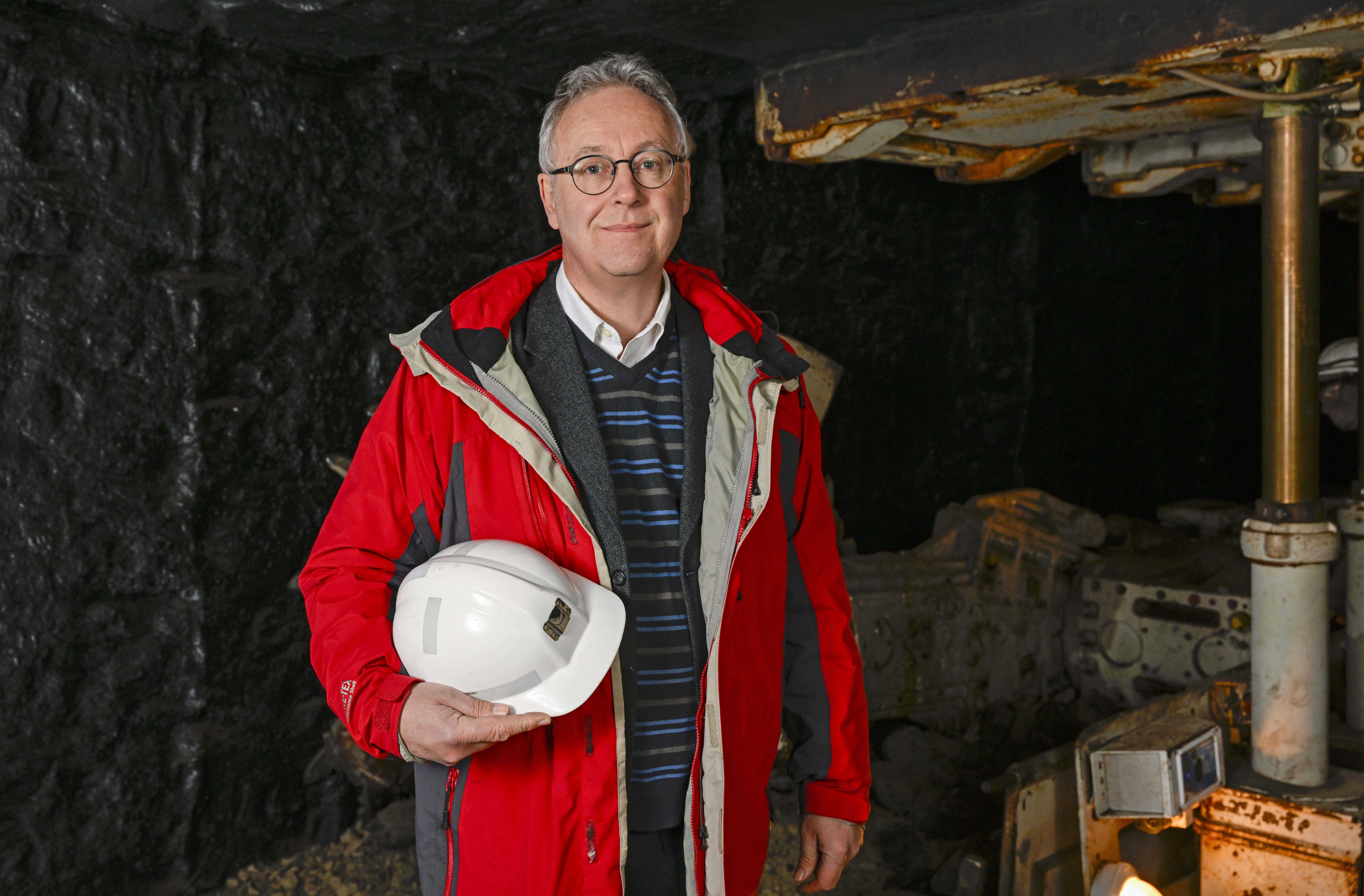 Waste supercomputer heat and old mines could warm homes