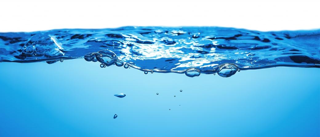 Effective water desalination using low-grade heat supply