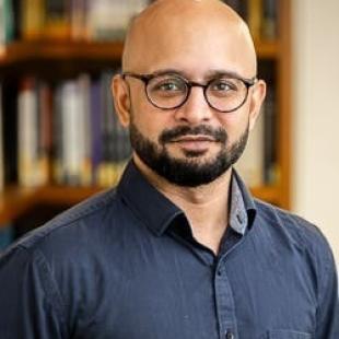 Dr Aakil Caunhye